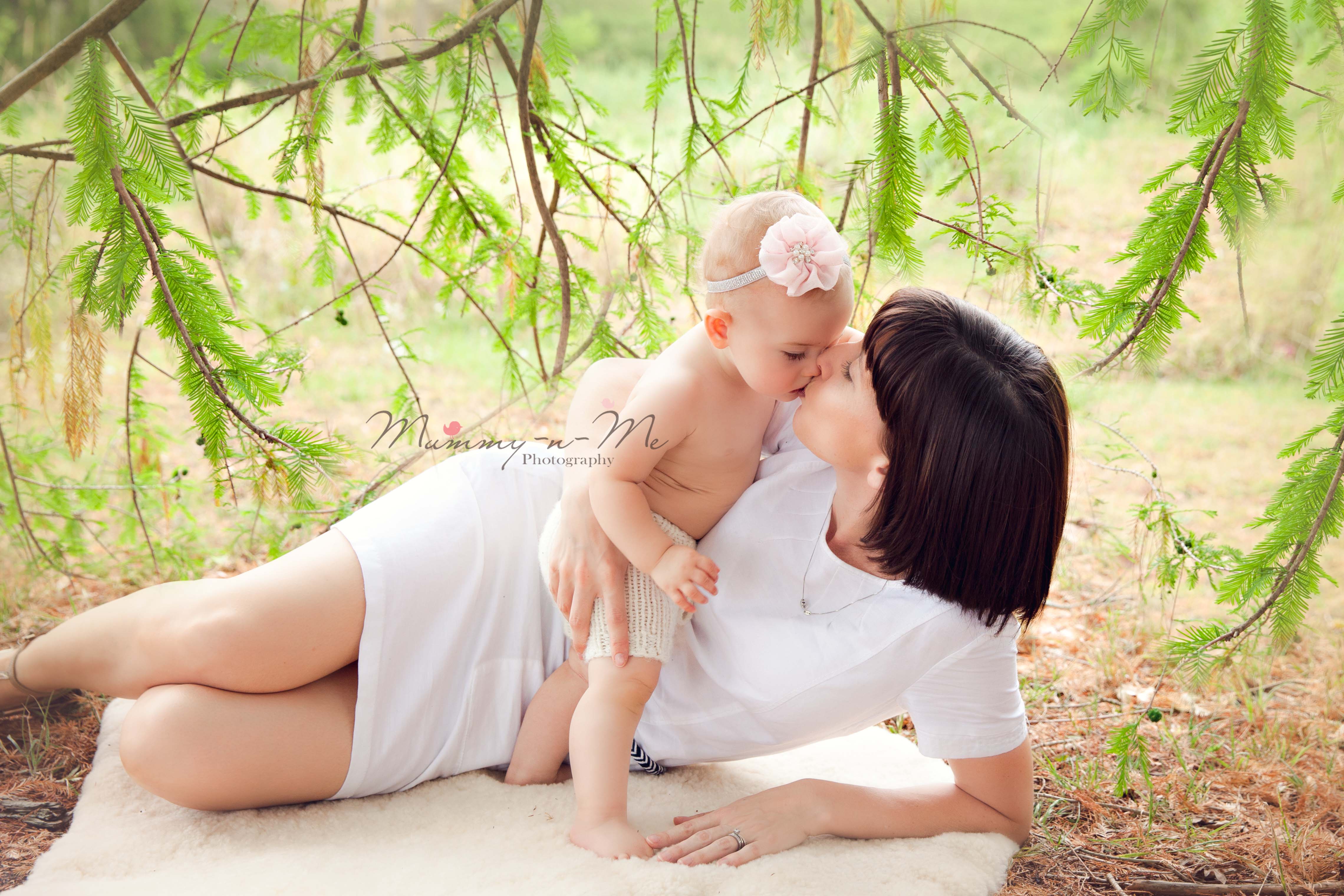 first birthday girl with family Brisbane Cake Smash Photographer