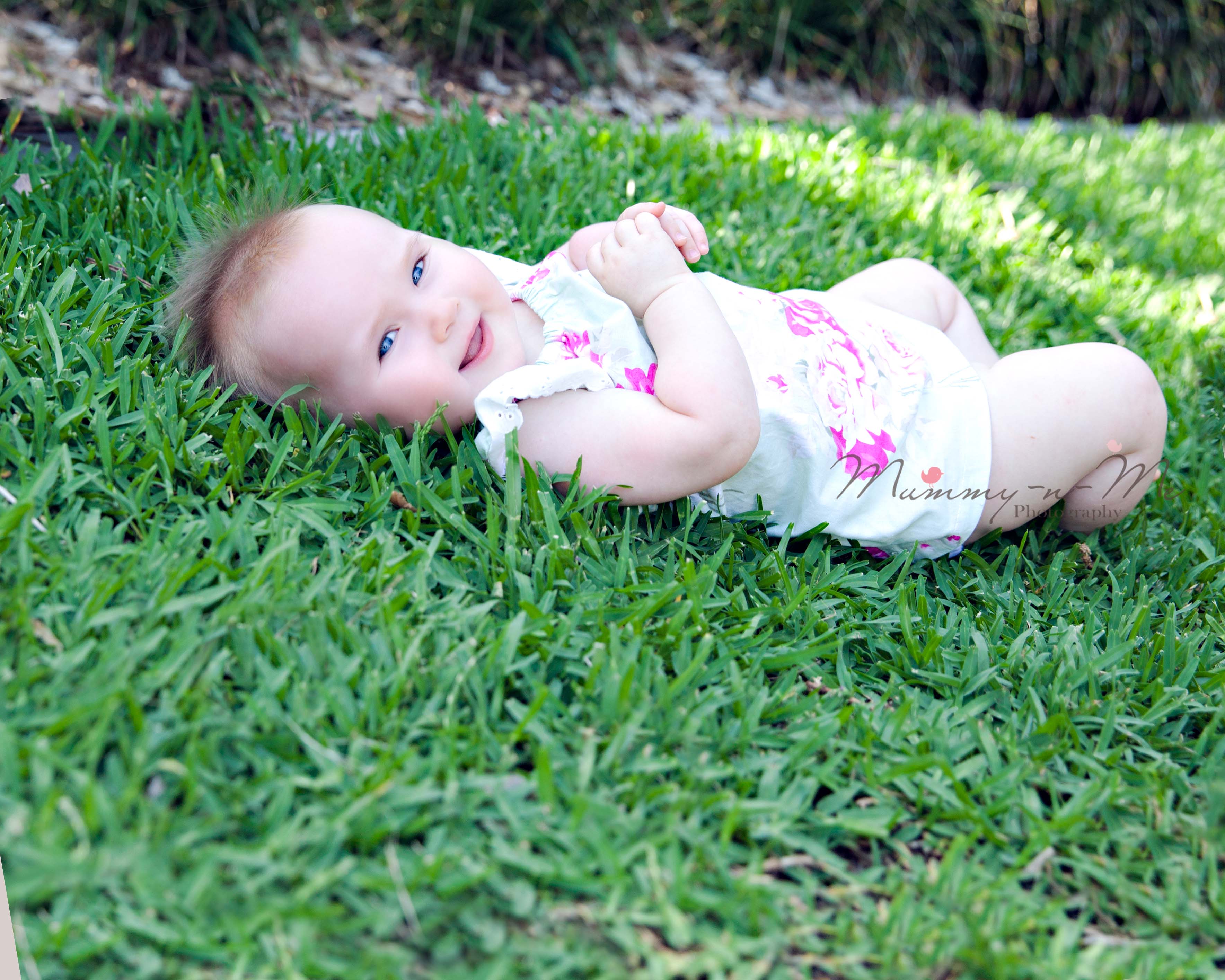 6 month girl at park brisbane baby photographer
