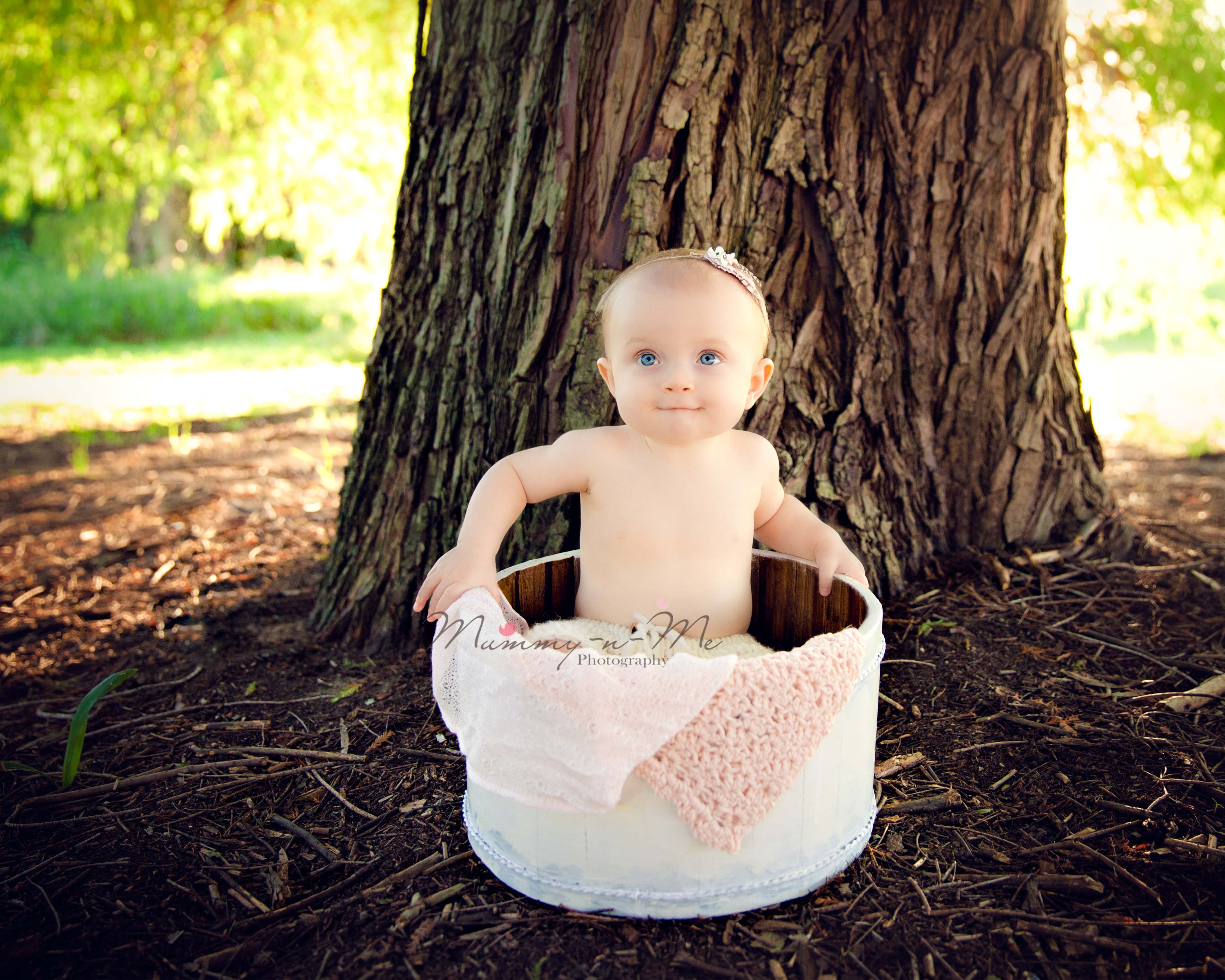 8 month girl in tub at park Brisbane family baby child photographer