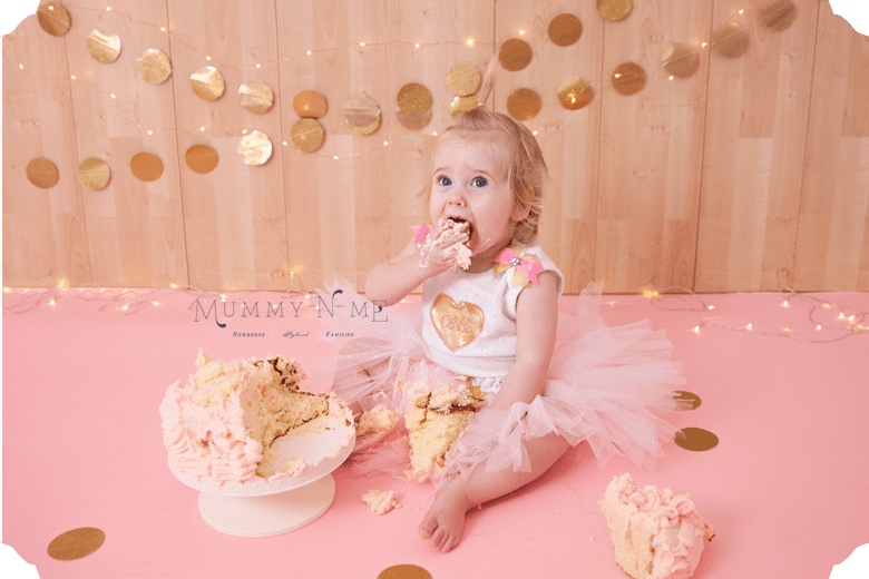 First birthday celebrations baby girl with family Brisbane Cake Smash Baby Child Family Photographer (3)
